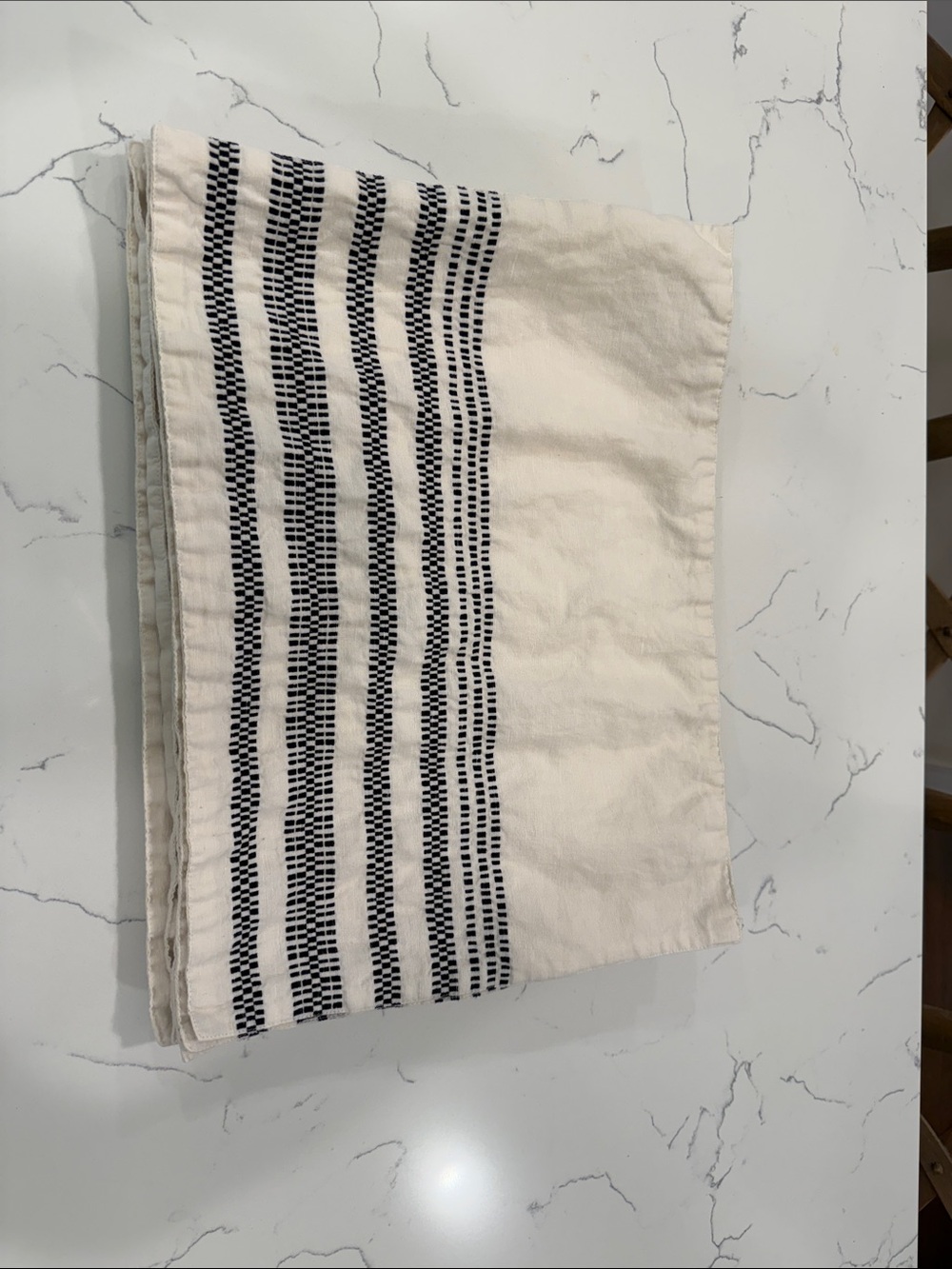 8 Hearth & Hand placemats - Picture 3 of 5